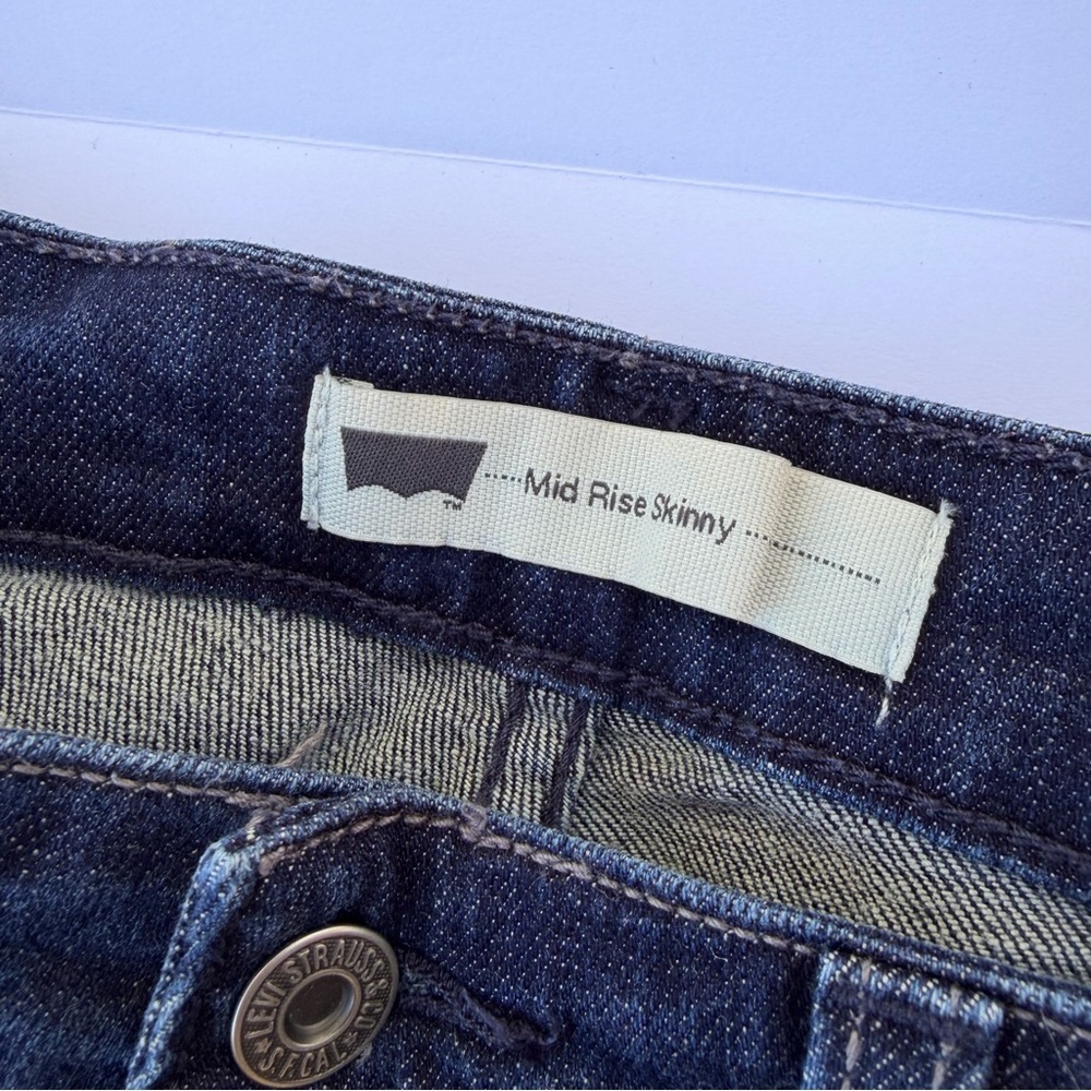 Woman’s Levi’s Mid Rise Skinny Denim Jeans Size 4M​​ - Picture 3 of 11